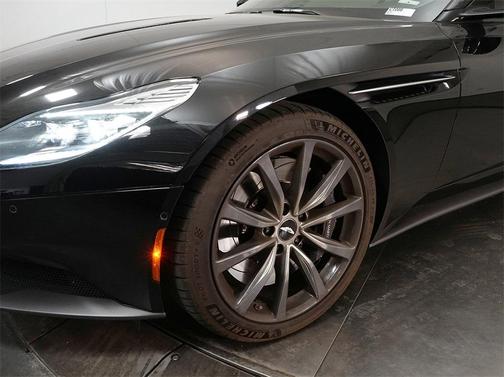 2018 Aston Martin DB11 V12