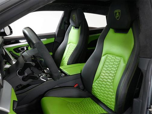 2019 Lamborghini Urus Base