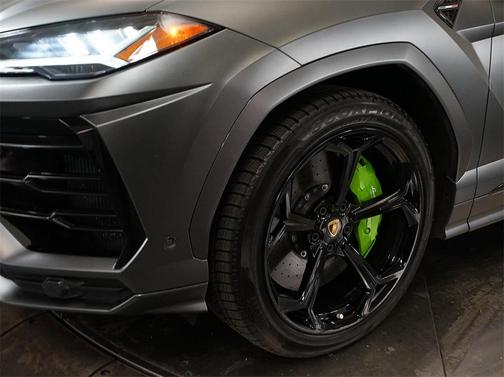 2019 Lamborghini Urus Base