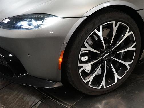 2019 Aston Martin Vantage Base