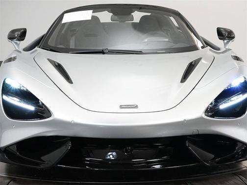 2022 McLaren 765LT Base