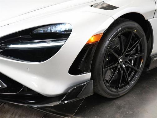2022 McLaren 765LT Base