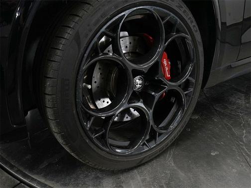 2023 Alfa Romeo Stelvio Quadrifoglio