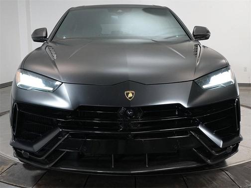 2023 Lamborghini Urus Performante