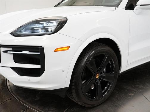 2024 Porsche Cayenne Base