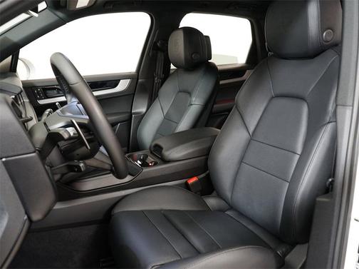 2024 Porsche Cayenne Base