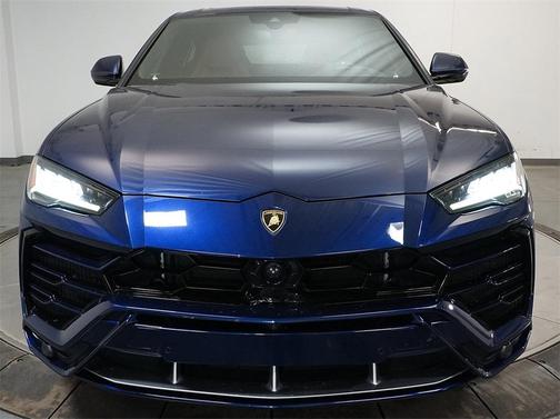 2019 Lamborghini Urus Base