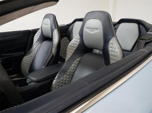 2016 Aston Martin Vanquish Volante