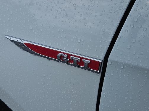2017 Volkswagen Golf GTI Sport 4-Door