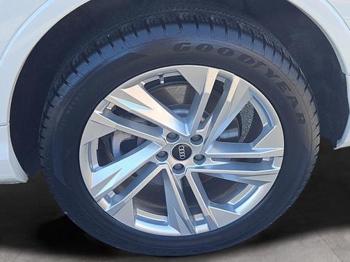 2021 Audi Q7 55 Premium