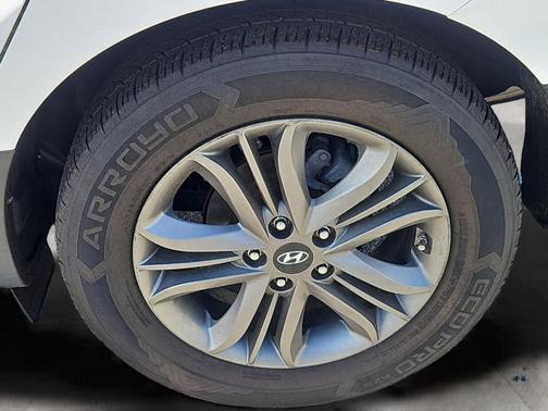 2015 Hyundai TUCSON SE
