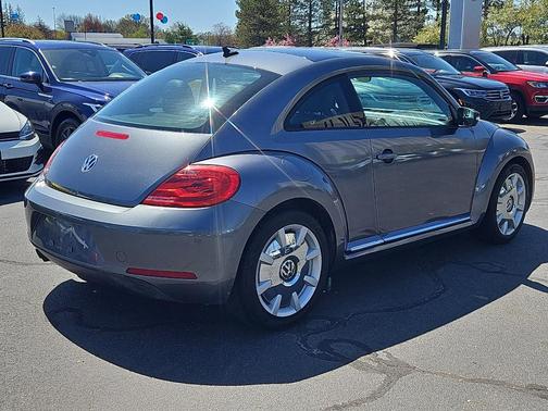 2014 Volkswagen Beetle Auto 2.5L Entry