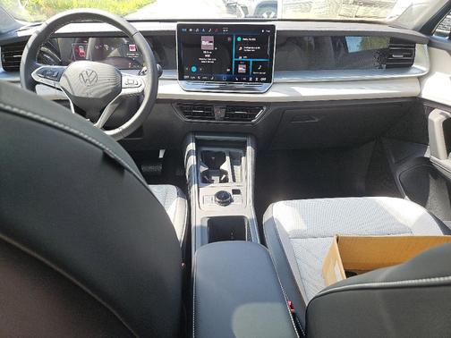 2025 Volkswagen Tiguan 2.0T SE