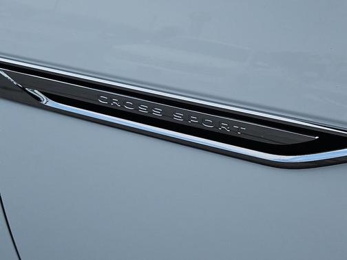 2022 Volkswagen Atlas Cross Sport 2.0T SE w/Technology
