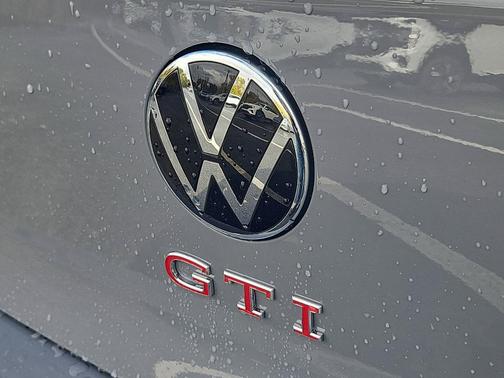 2025 Volkswagen Golf GTI 2.0T SE