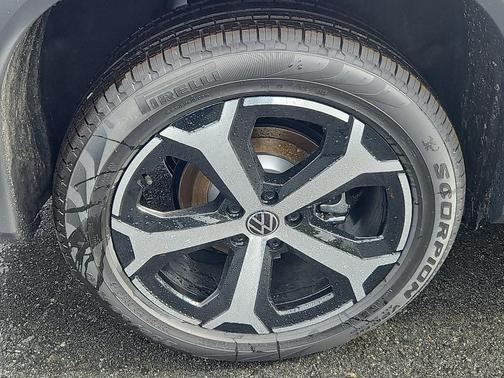 2025 Volkswagen Tiguan 2.0T SE