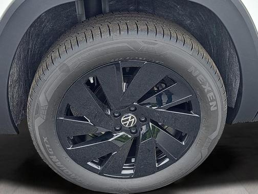 2025 Volkswagen Atlas 2.0T SE