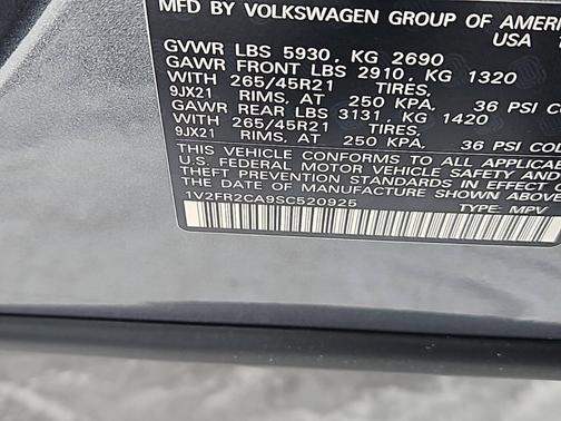 2025 Volkswagen Atlas 2.0T SEL Premium R-Line