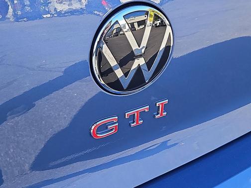 2025 Volkswagen Golf GTI 2.0T Autobahn