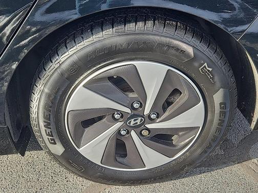 2018 Hyundai IONIQ Hybrid SEL