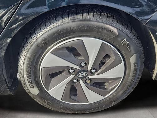 2018 Hyundai IONIQ Hybrid SEL