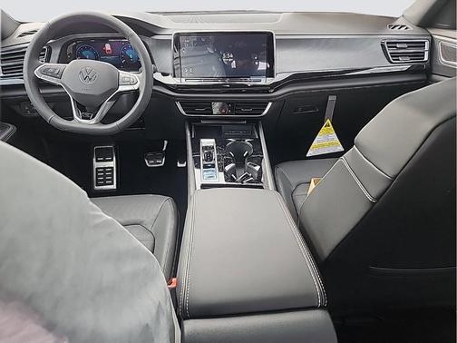 2025 Volkswagen Atlas Cross Sport 2.0T SEL R-Line Black