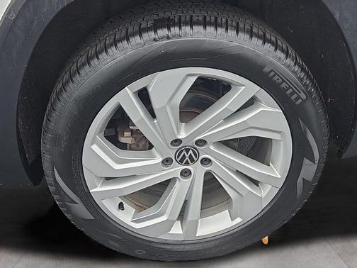 2022 Volkswagen Atlas 3.6L SE w/Technology