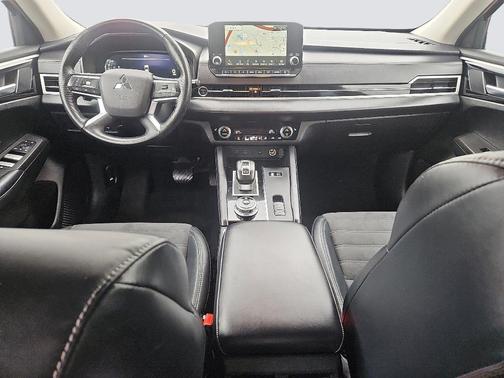 2023 Mitsubishi Outlander PHEV SE