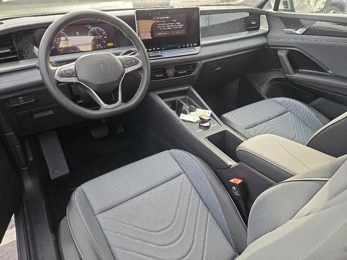 2025 Volkswagen Tiguan 2.0T SE