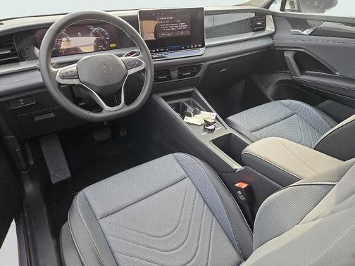 2025 Volkswagen Tiguan 2.0T SE
