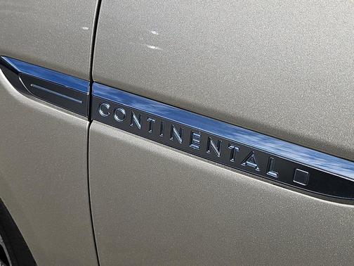 2017 Lincoln Continental Reserve