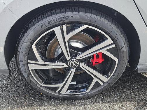 2025 Volkswagen Golf GTI 2.0T SE