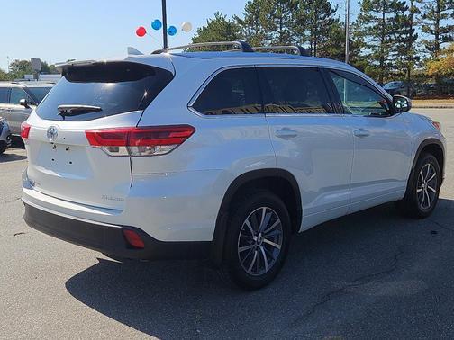 2017 Toyota Highlander SE