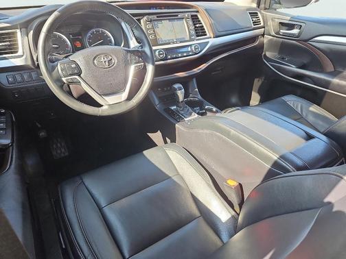 2017 Toyota Highlander 