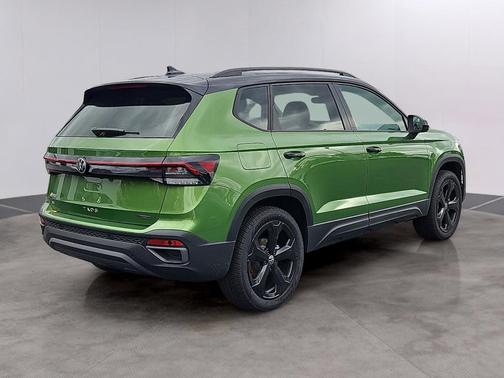 2025 Volkswagen Taos 1.5T SE Black