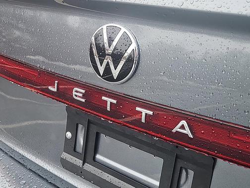 Platinum Gray Metallic 2026 Volkswagen Jetta 1.5T Sport