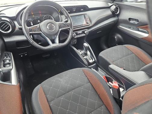 2020 Nissan Kicks SR