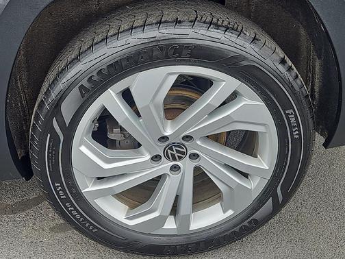 2022 Volkswagen Atlas 3.6L SE w/Technology