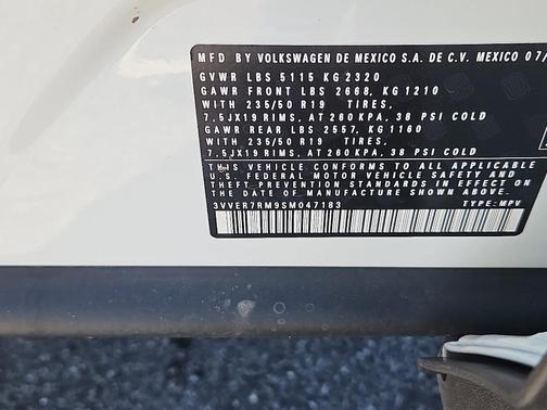 2025 Volkswagen Tiguan 2.0T SE