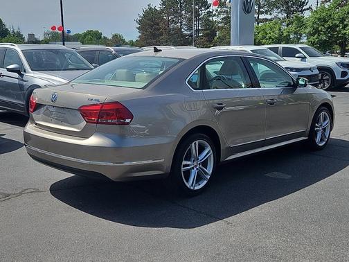 Tan 2015 Volkswagen Passat 2.0L TDI DSG SEL Premium