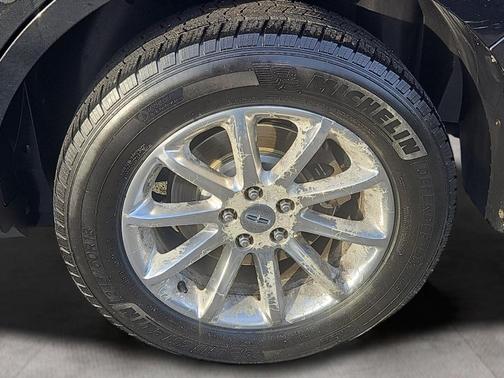 2011 Lincoln MKX Base