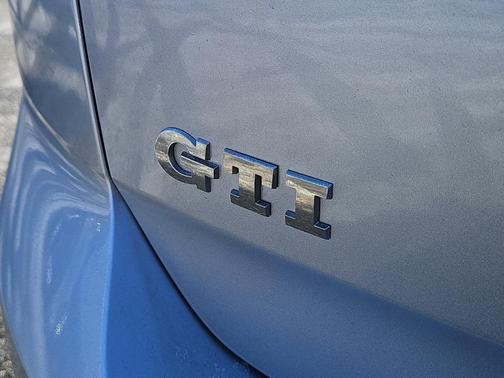 2017 Volkswagen Golf GTI S 4-Door