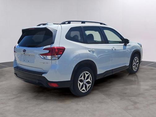 Crystal White Pearl 2023 Subaru Forester Premium