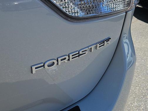 Crystal White Pearl 2023 Subaru Forester Premium