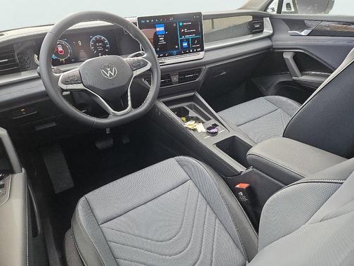 2025 Volkswagen Tiguan 2.0T SE
