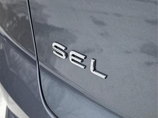 2025 Volkswagen Atlas Cross Sport 2.0T SEL Premium R-Line