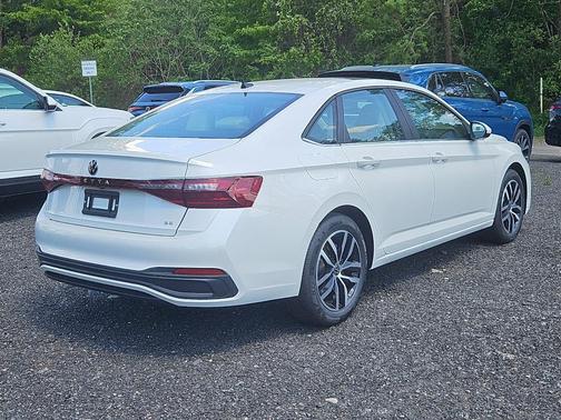 Opal White Pearl 2026 Volkswagen Jetta 1.5T SE