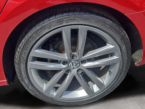 2019 Volkswagen Passat 2.0T SE R-Line