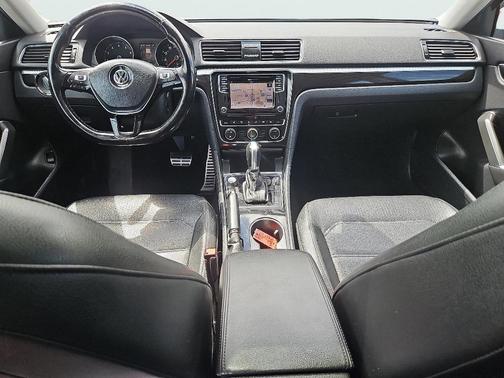 2019 Volkswagen Passat 2.0T SE R-Line