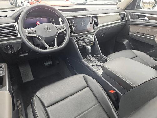 2023 Volkswagen Atlas 3.6L SE w/Technology